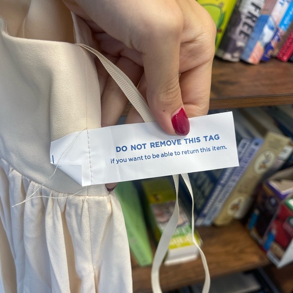 ame and Partners dress- cream v-neck size 0 - Picture 4 of 5